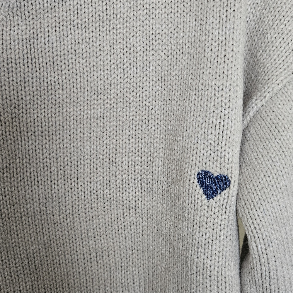 Cozy Casual Light Gray V-Neck Sweater with Navy Hearts - Picture 3 of 4